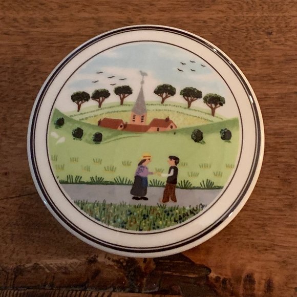 Villeroy & Boch Design Naif 3" Porcelain Round Trinket Box - Picture 6 of 10